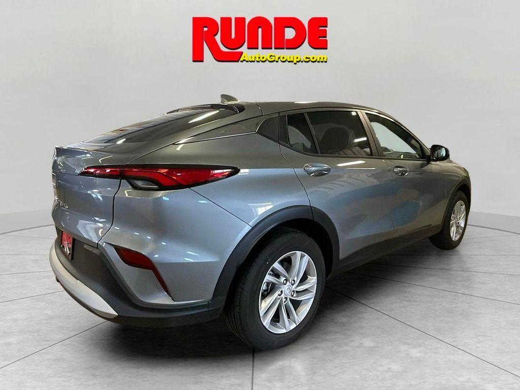 new 2025 Buick Envista car, priced at $25,380