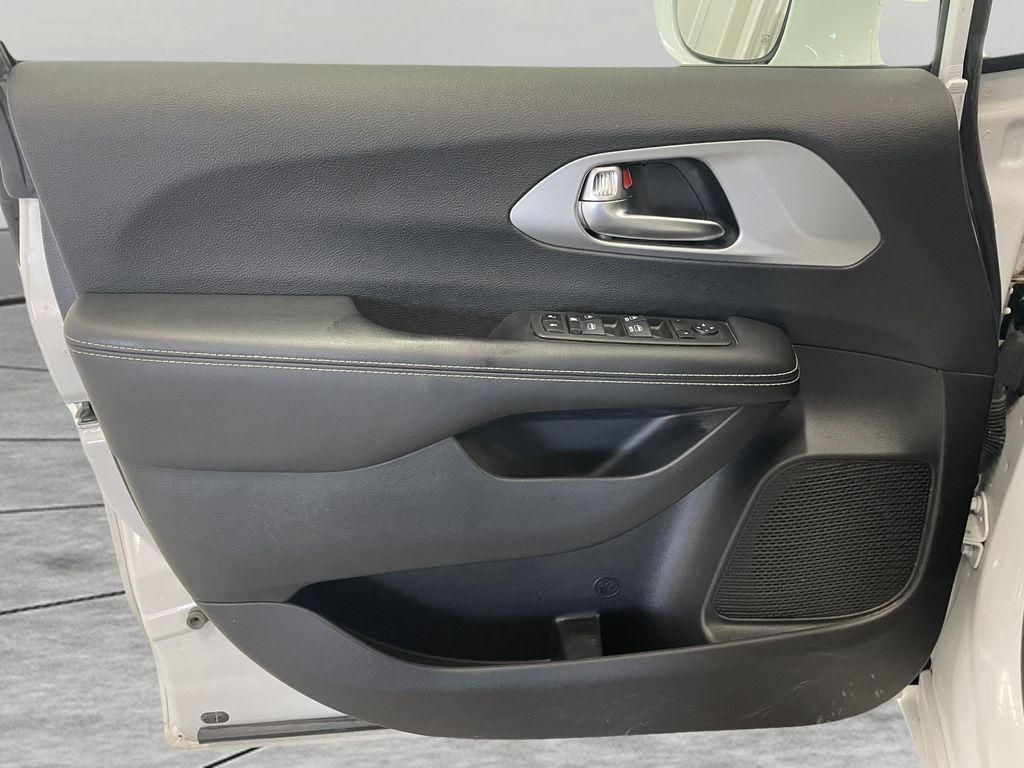 used 2022 Chrysler Pacifica car, priced at $13,490