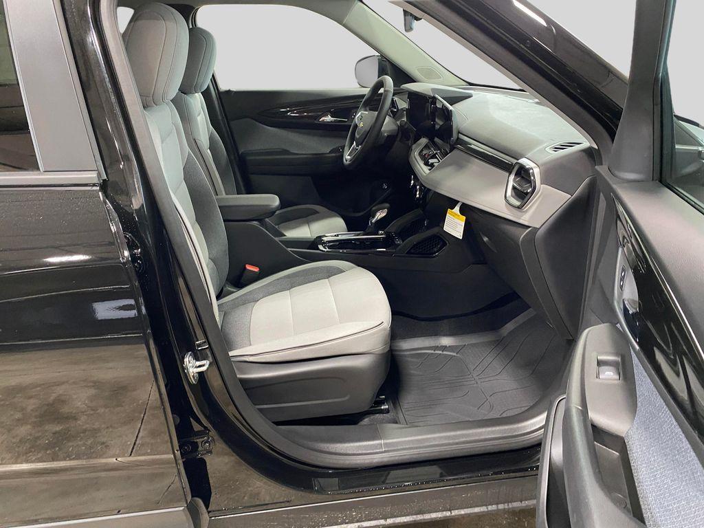 new 2026 Chevrolet TrailBlazer car, priced at $29,925