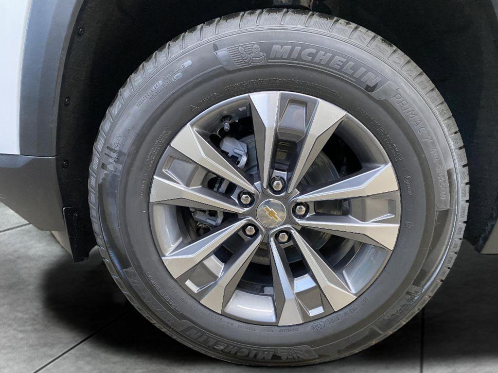 new 2026 Chevrolet Equinox car, priced at $33,985