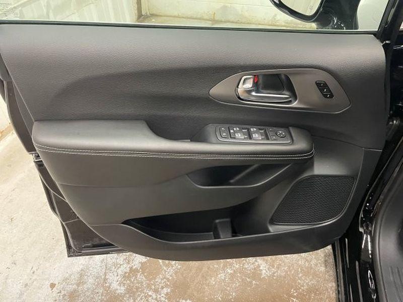 new 2027 Chrysler Pacifica car, priced at $44,773