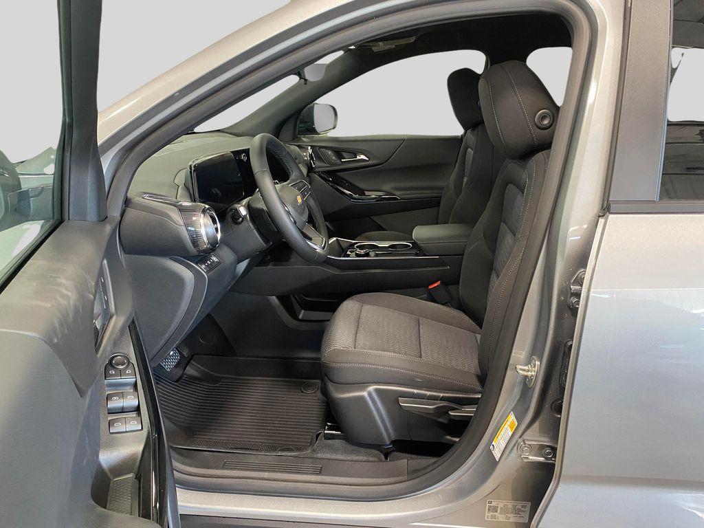 new 2026 Chevrolet Equinox car, priced at $32,324