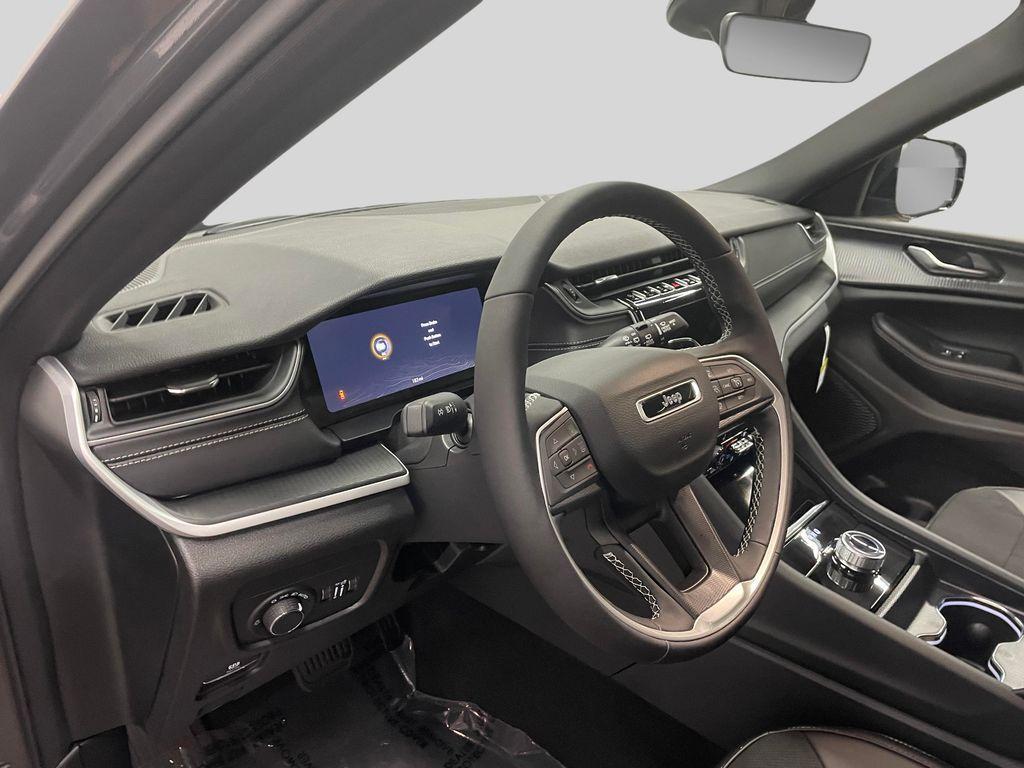 new 2025 Jeep Grand Cherokee L car, priced at $49,543