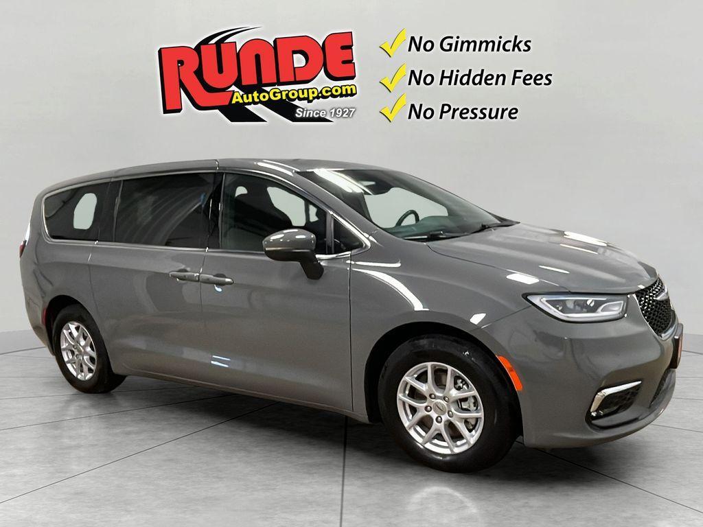 used 2023 Chrysler Pacifica car, priced at $23,992