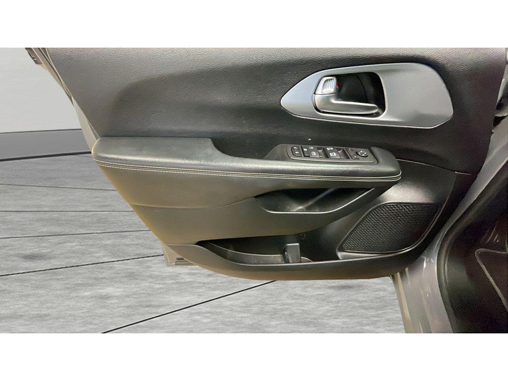 used 2023 Chrysler Pacifica car, priced at $23,992