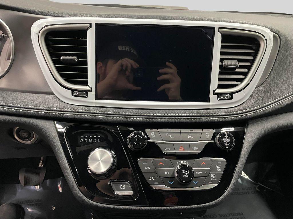 new 2026 Chrysler Pacifica car, priced at $46,402