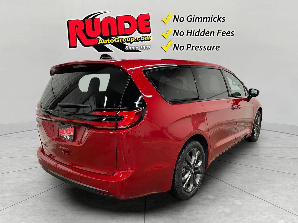 new 2026 Chrysler Pacifica car, priced at $46,402