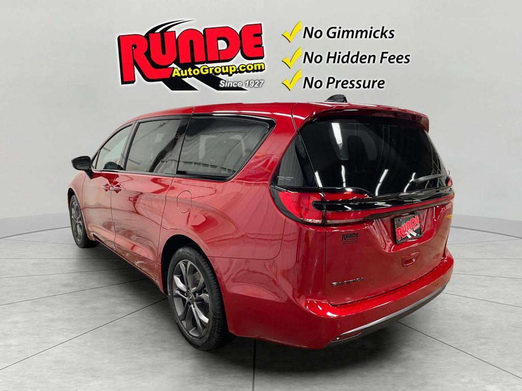 new 2026 Chrysler Pacifica car, priced at $46,402