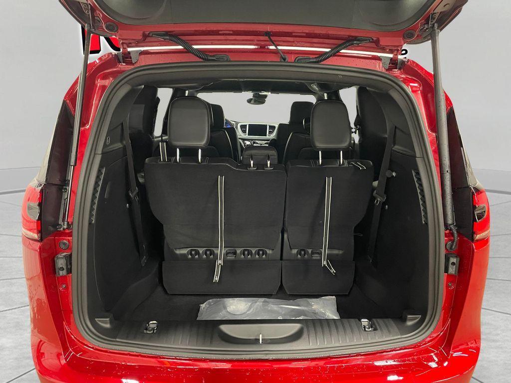 new 2026 Chrysler Pacifica car, priced at $46,402