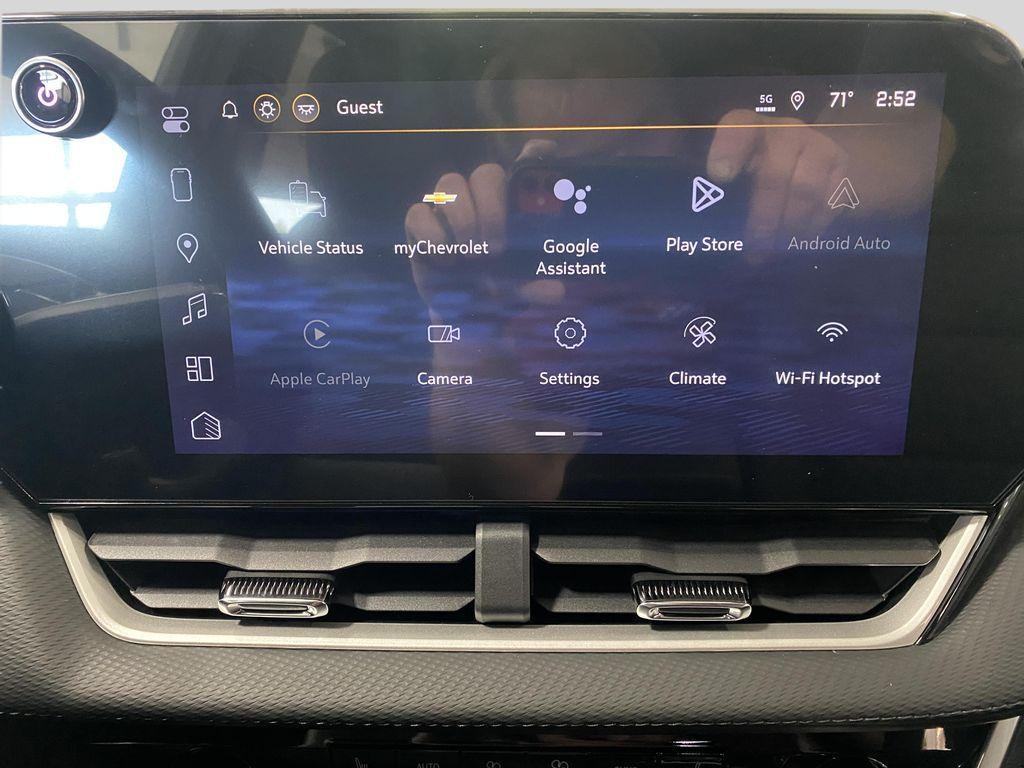 new 2026 Chevrolet Equinox car, priced at $36,005