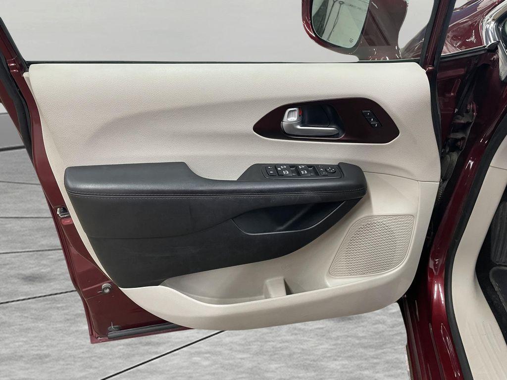 used 2018 Chrysler Pacifica car, priced at $10,430