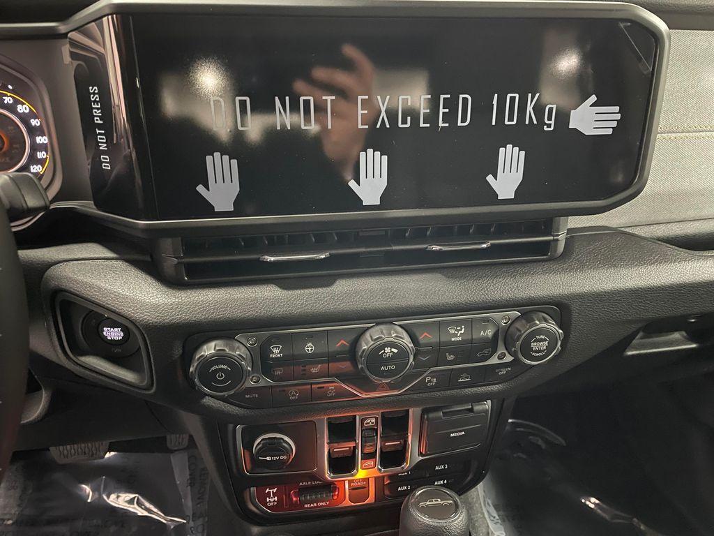 new 2026 Jeep Gladiator car, priced at $52,462