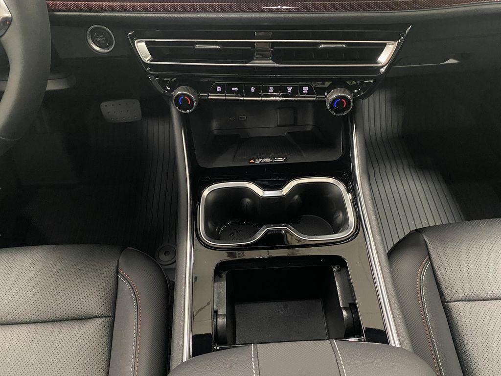 new 2026 Chevrolet Traverse car, priced at $52,012