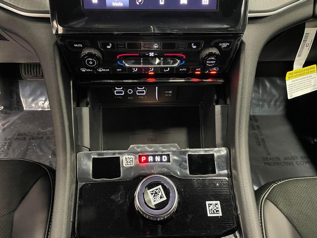 new 2025 Jeep Grand Cherokee car, priced at $45,662