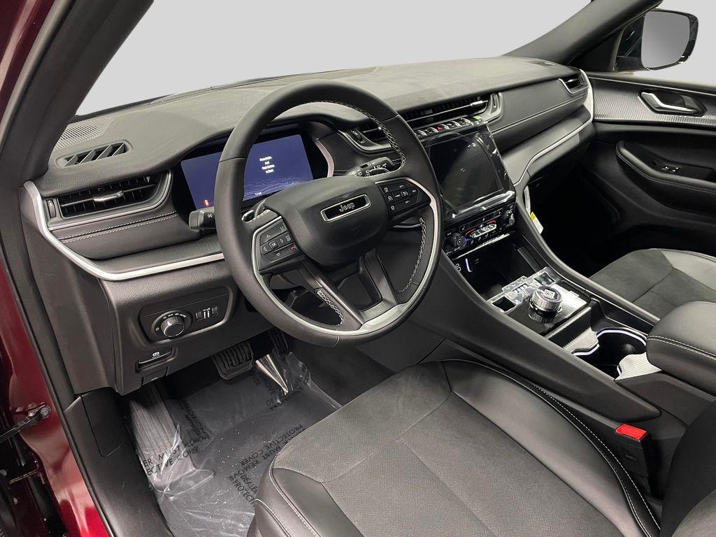 new 2025 Jeep Grand Cherokee car, priced at $45,662