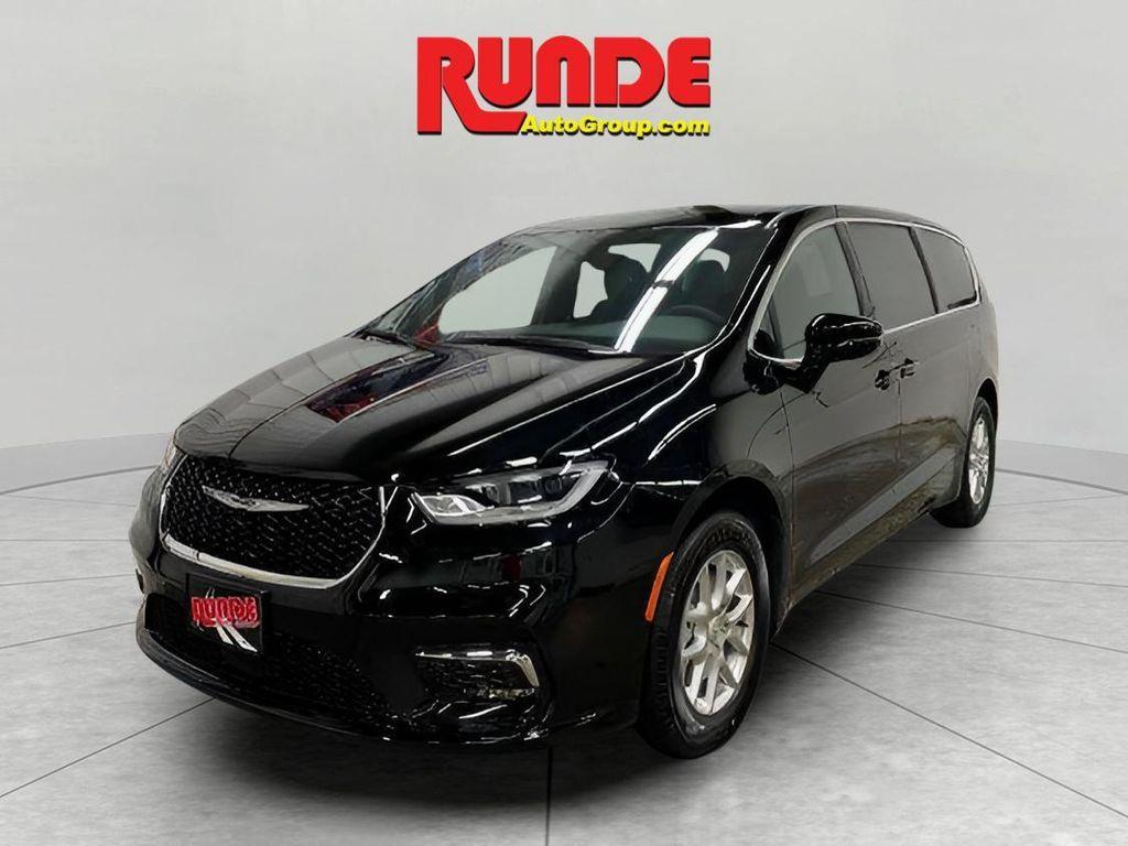 new 2026 Chrysler Pacifica car, priced at $44,223