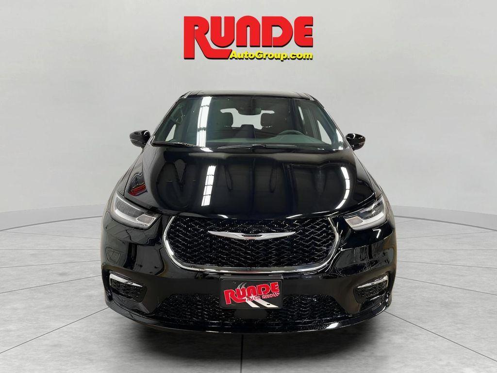 new 2026 Chrysler Pacifica car, priced at $44,223