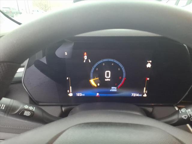 used 2025 Chevrolet TrailBlazer car, priced at $23,900