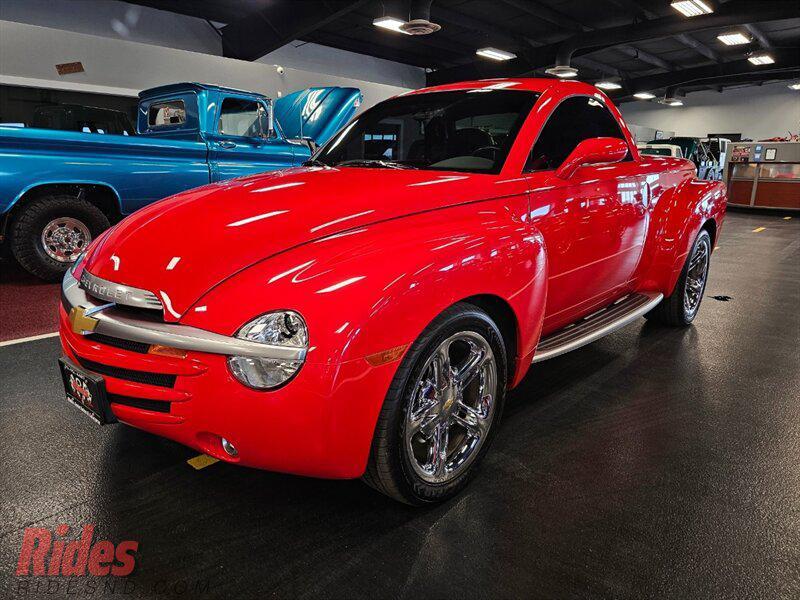 used 2005 Chevrolet SSR car, priced at $42,900