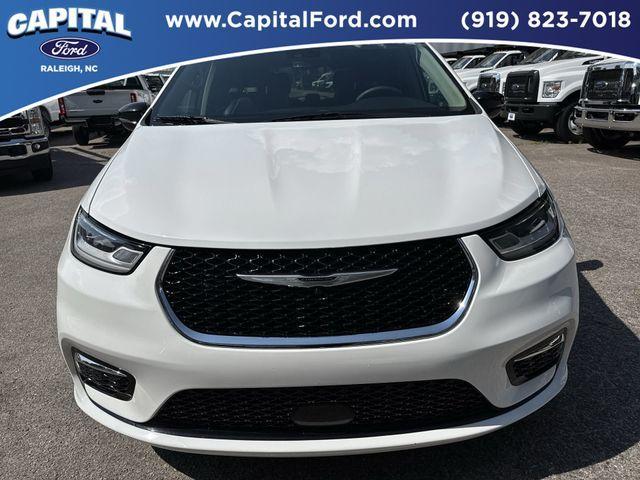 used 2024 Chrysler Pacifica car, priced at $33,995