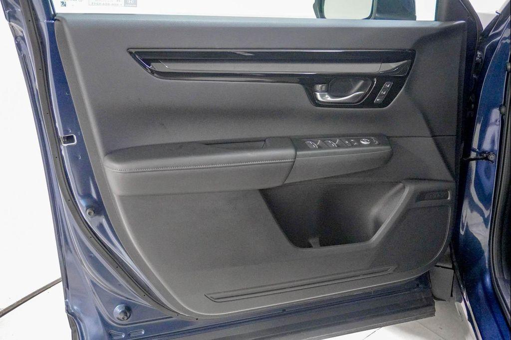 used 2025 Honda CR-V car, priced at $34,998