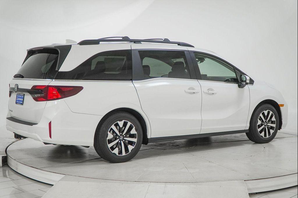 new 2026 Honda Odyssey car, priced at $43,186