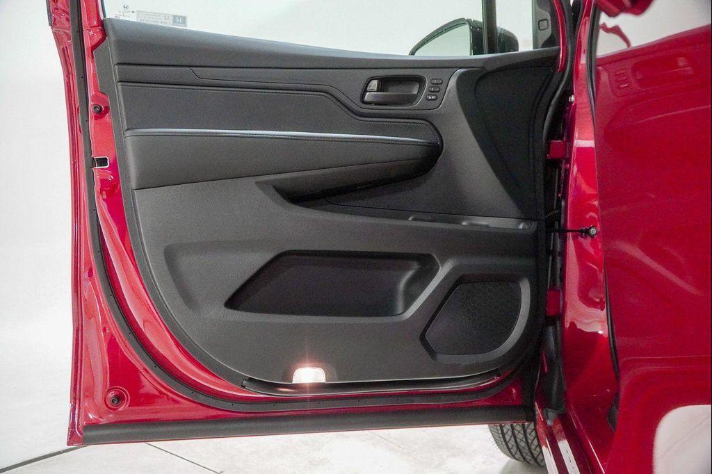 new 2026 Honda Odyssey car, priced at $43,095