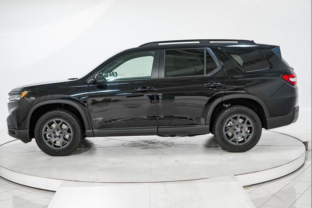 new 2025 Honda Pilot car, priced at $46,832