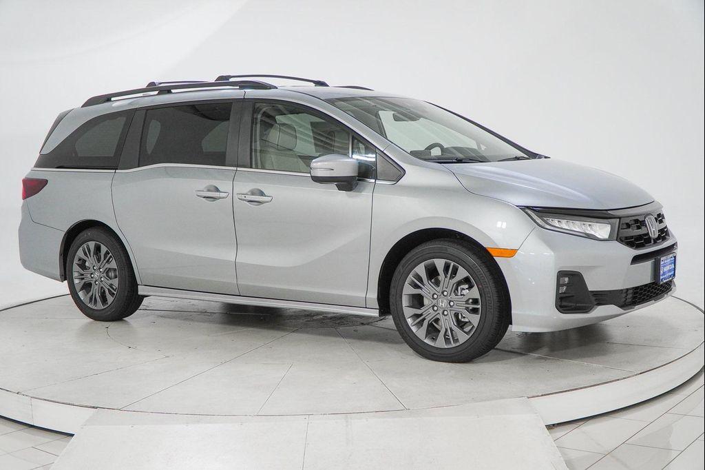 new 2026 Honda Odyssey car, priced at $45,279