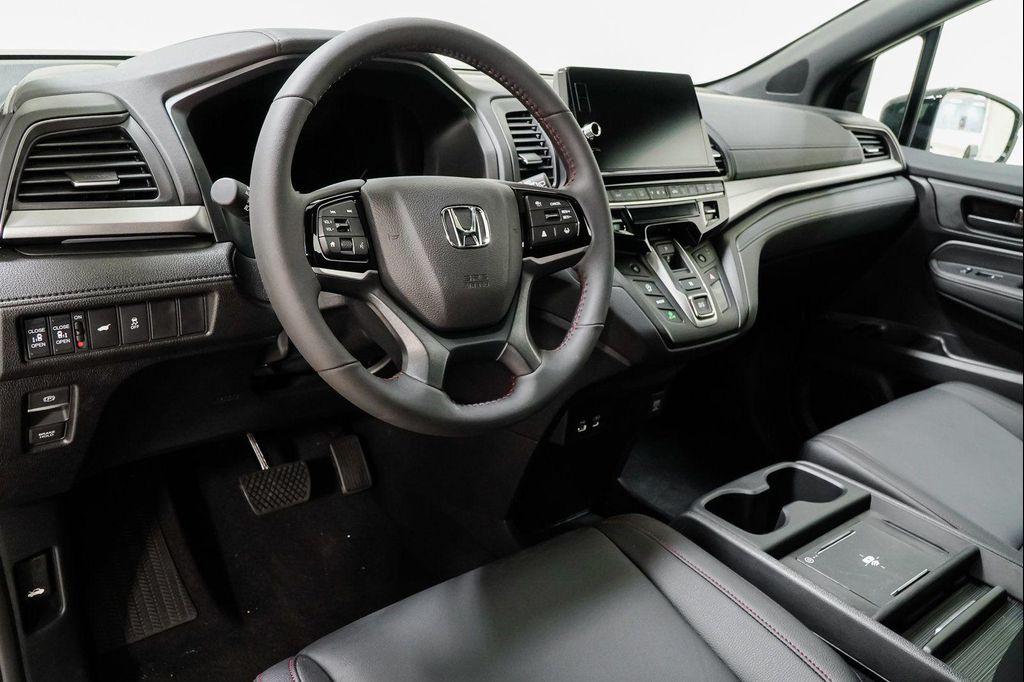 new 2026 Honda Odyssey car, priced at $43,019