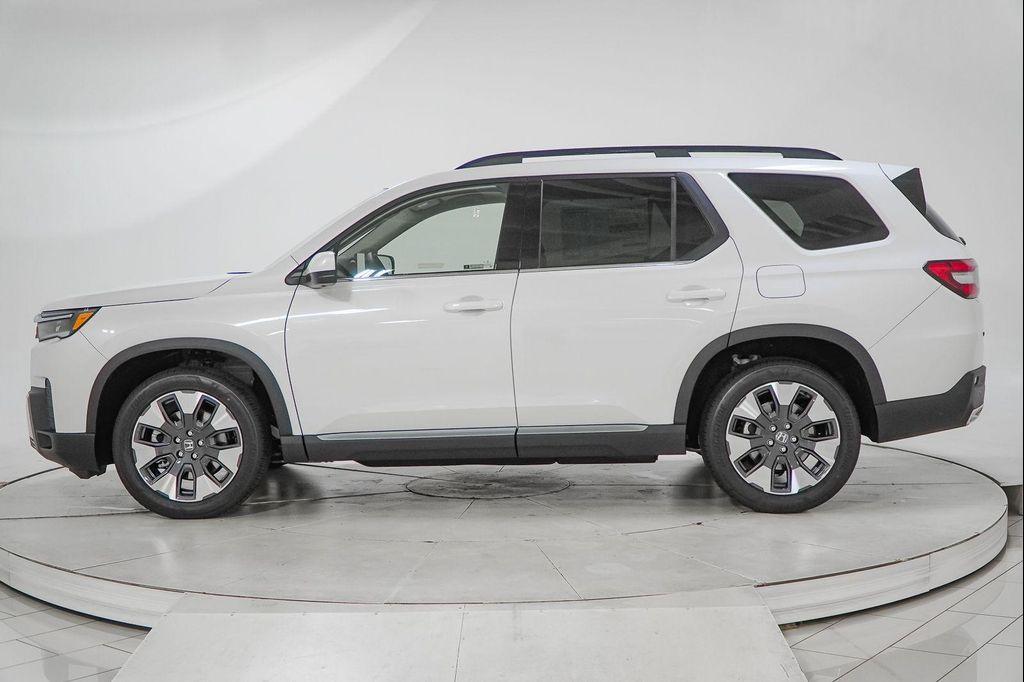 new 2026 Honda Pilot car, priced at $49,624
