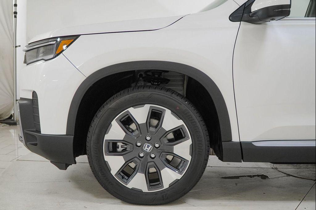 new 2026 Honda Pilot car, priced at $49,617