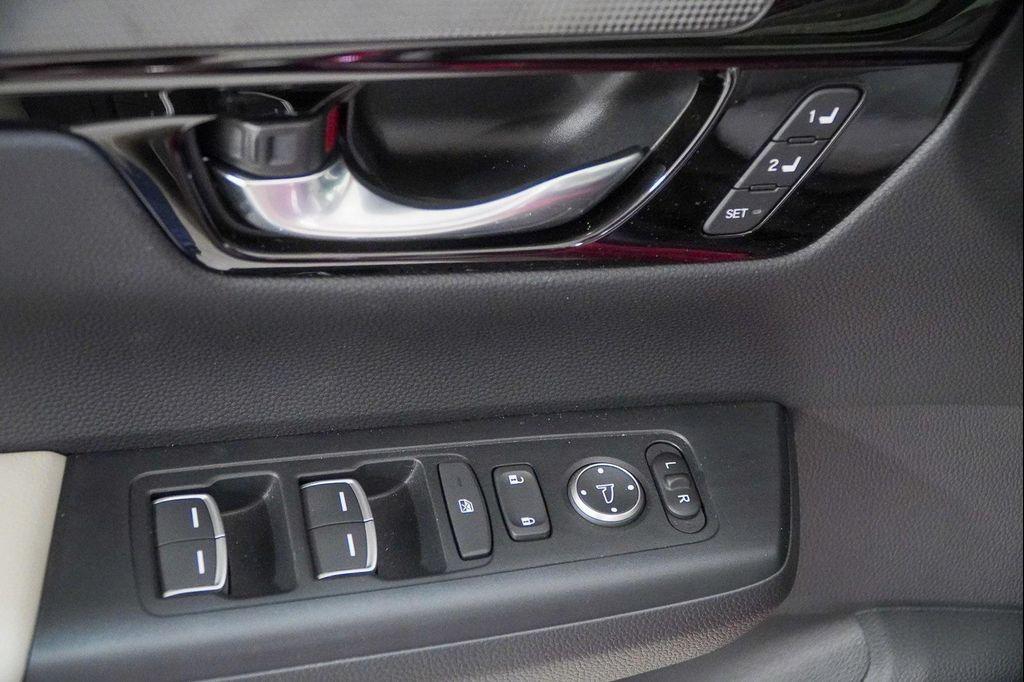 used 2025 Honda CR-V car, priced at $33,998