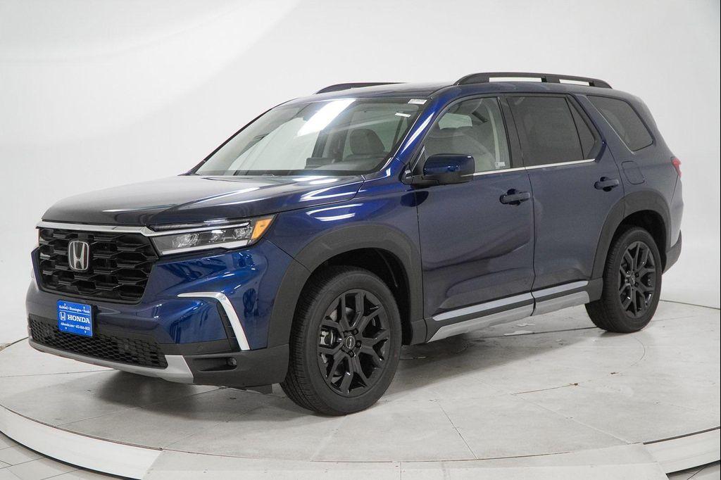 new 2025 Honda Pilot car, priced at $47,989