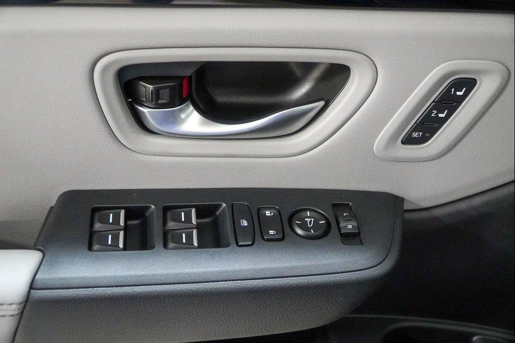 new 2025 Honda Pilot car, priced at $47,989