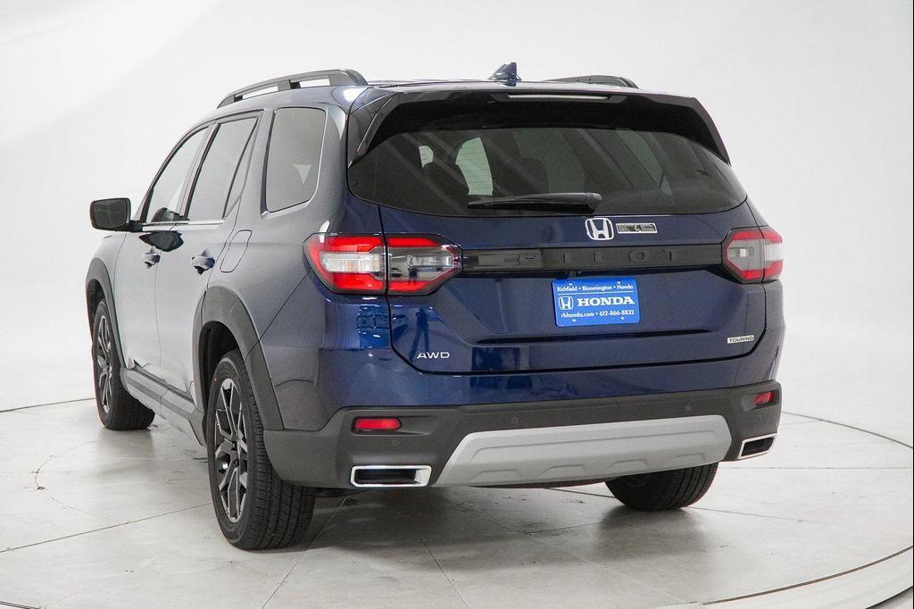 new 2025 Honda Pilot car, priced at $47,989