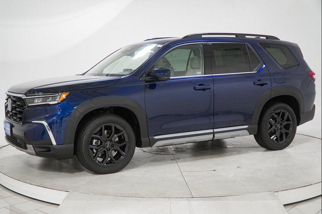 new 2025 Honda Pilot car, priced at $47,989