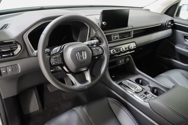 new 2025 Honda Pilot car, priced at $44,242