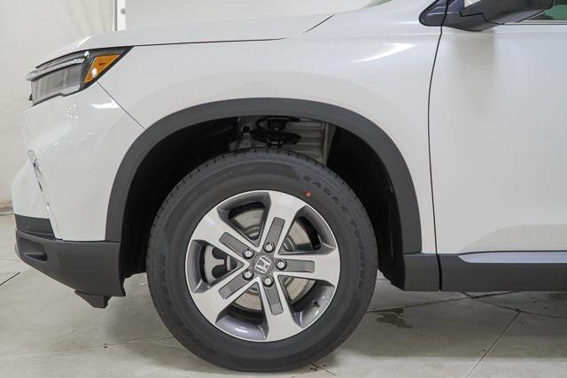 new 2025 Honda Pilot car, priced at $44,242
