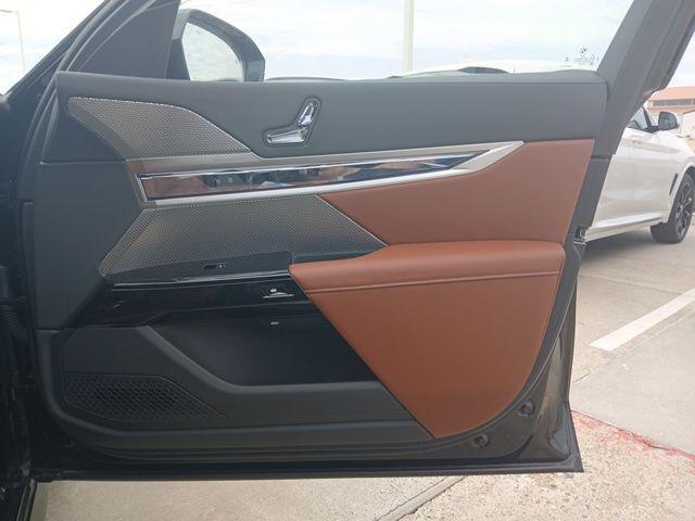 new 2025 BMW i7 car, priced at $122,505