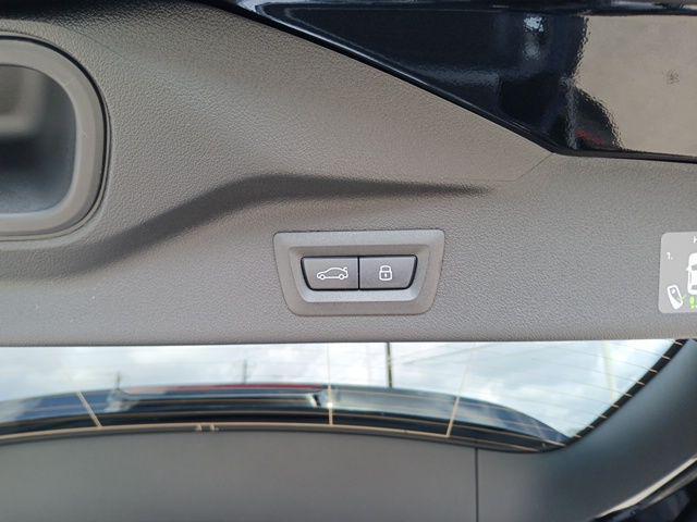 new 2026 BMW X7 car, priced at $128,500