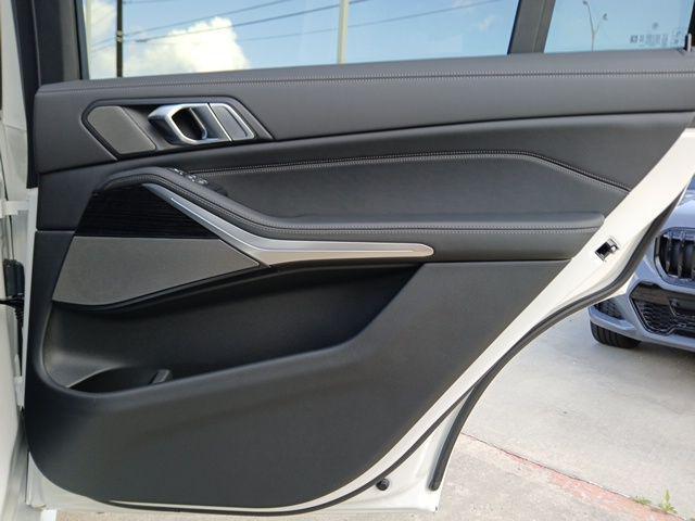 new 2026 BMW X7 car, priced at $125,695