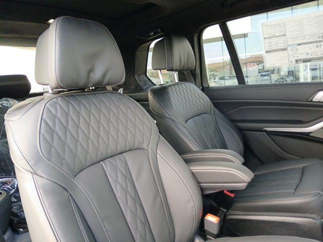new 2026 BMW X7 car, priced at $125,695