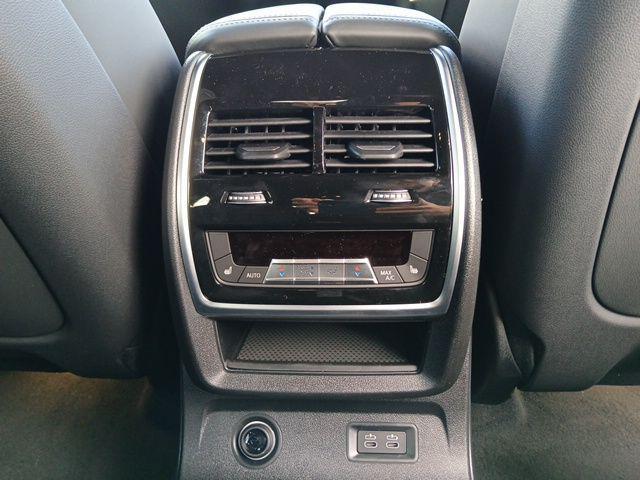 new 2026 BMW X7 car, priced at $125,695