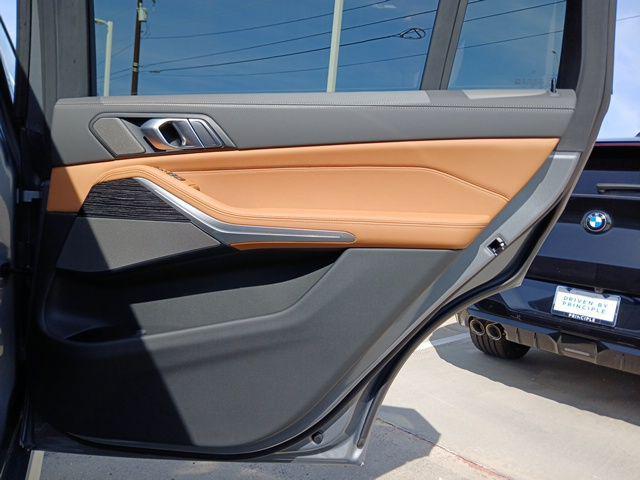 new 2026 BMW X7 car, priced at $101,200