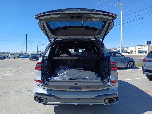 new 2026 BMW X7 car, priced at $99,550