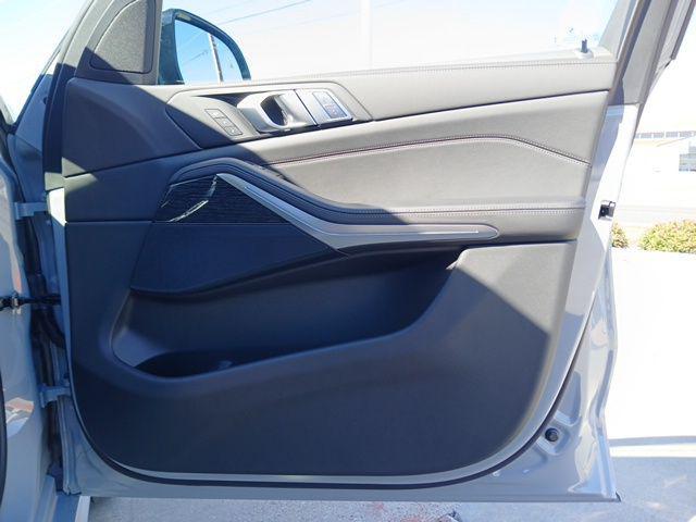 new 2026 BMW X7 car, priced at $99,550