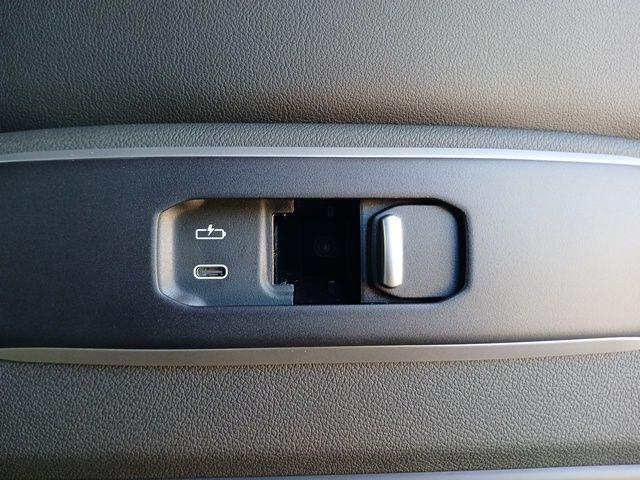 new 2026 BMW X7 car, priced at $99,550