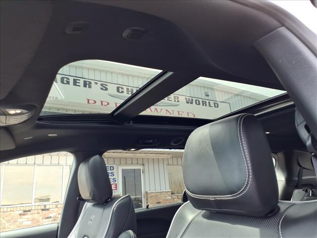 used 2025 Chrysler Pacifica car, priced at $35,988