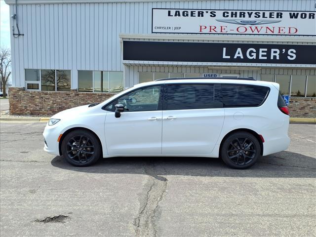 used 2025 Chrysler Pacifica car, priced at $35,988